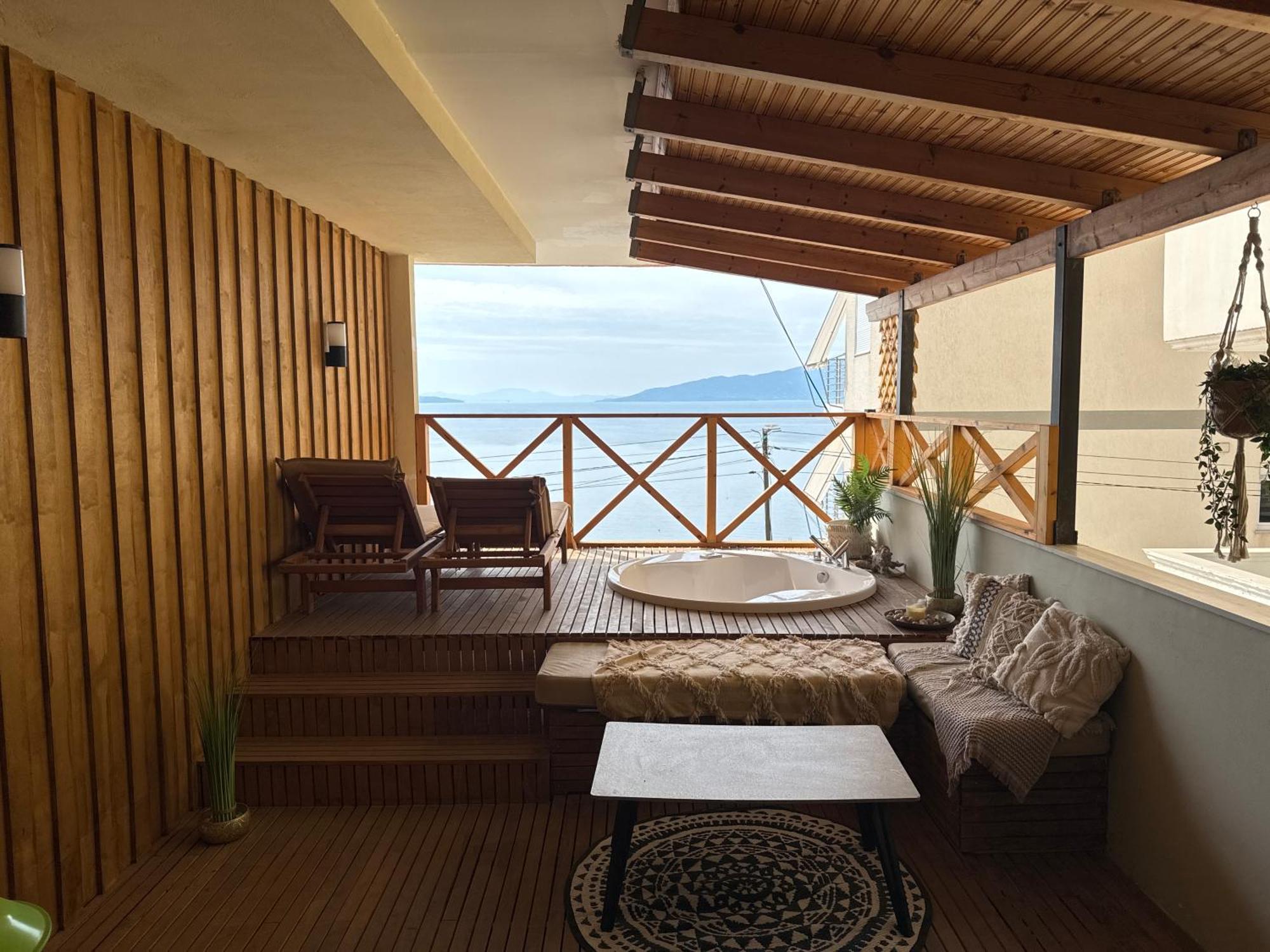 Janko Elite Apartment Sarandë Exteriör bild
